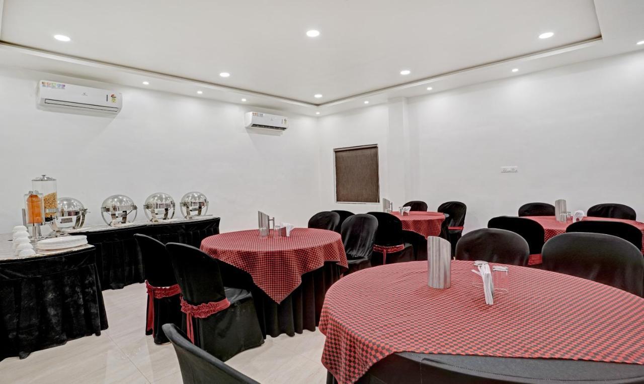 Treebo Varsha Palace 奥兰加巴德 外观 照片