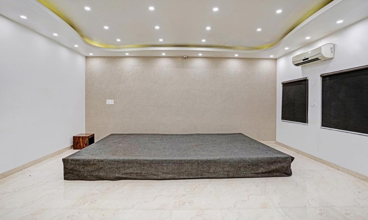 Treebo Varsha Palace 奥兰加巴德 外观 照片
