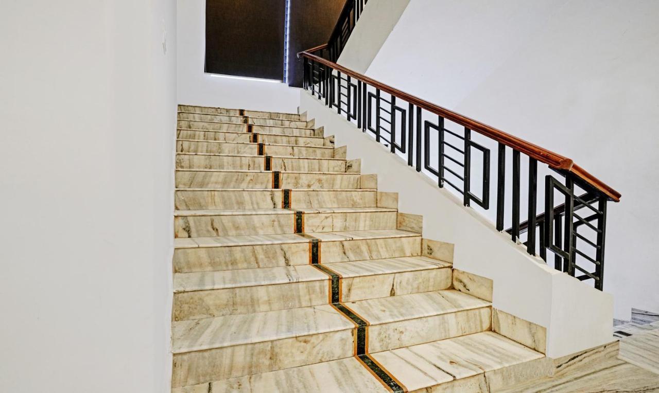 Treebo Varsha Palace 奥兰加巴德 外观 照片